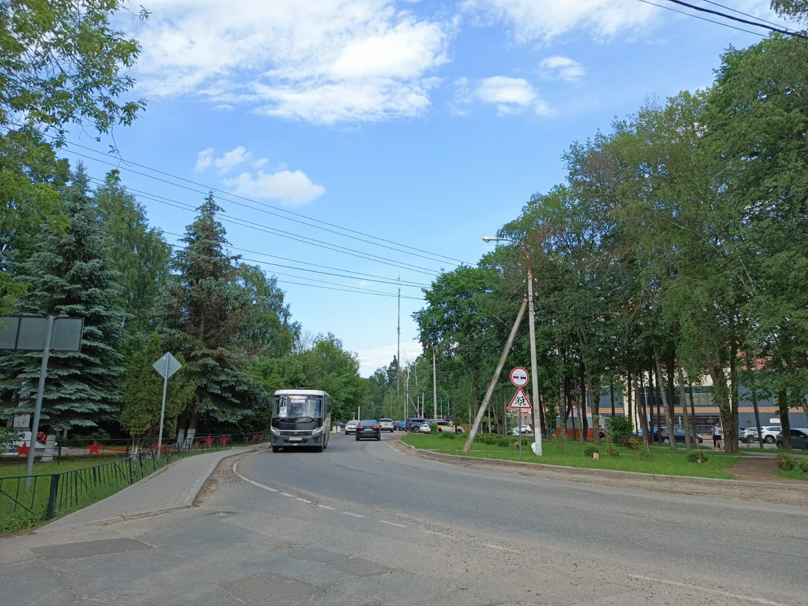 Таунхаус Московская область, городской округ Красногорск, деревня Сабурово, Лесная улица