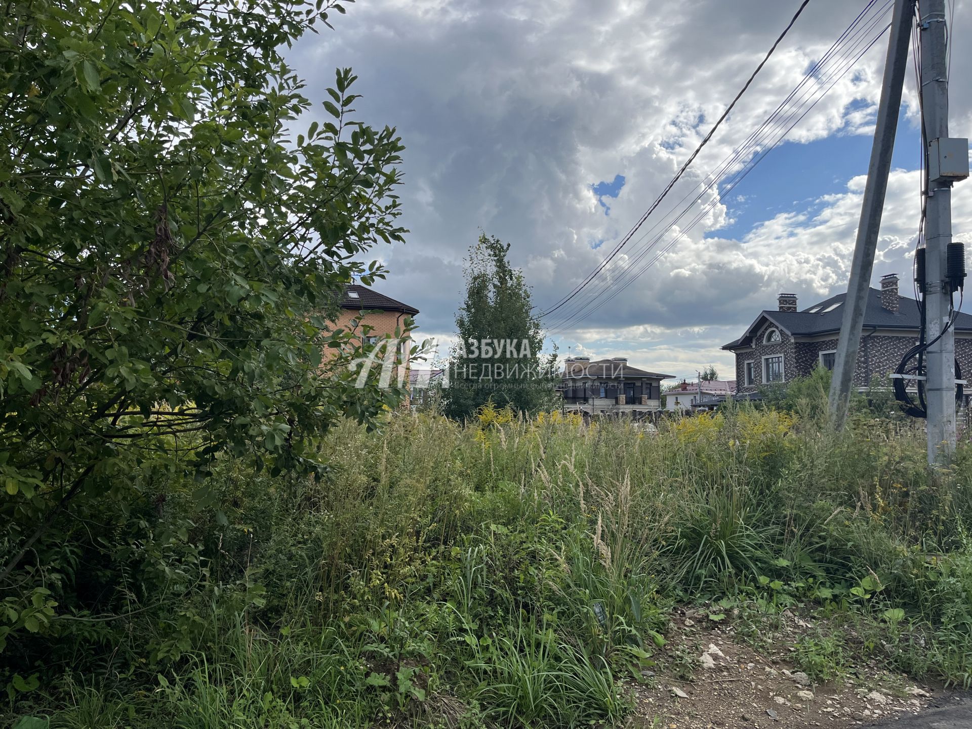 Земли поселения Москва, Новомосковский административный округ, район Коммунарка, деревня Столбово, коттеджный посёлок Бунин-Парк, улица Суходолье