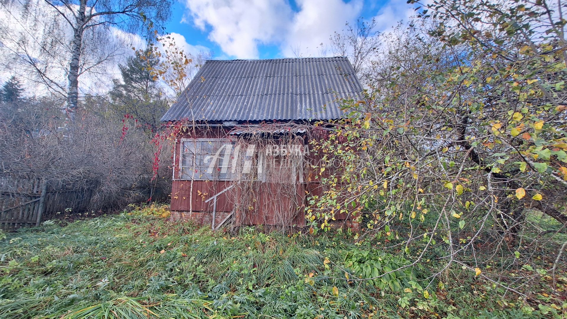 Дом Московская область, городской округ Чехов, СНТ Осинка