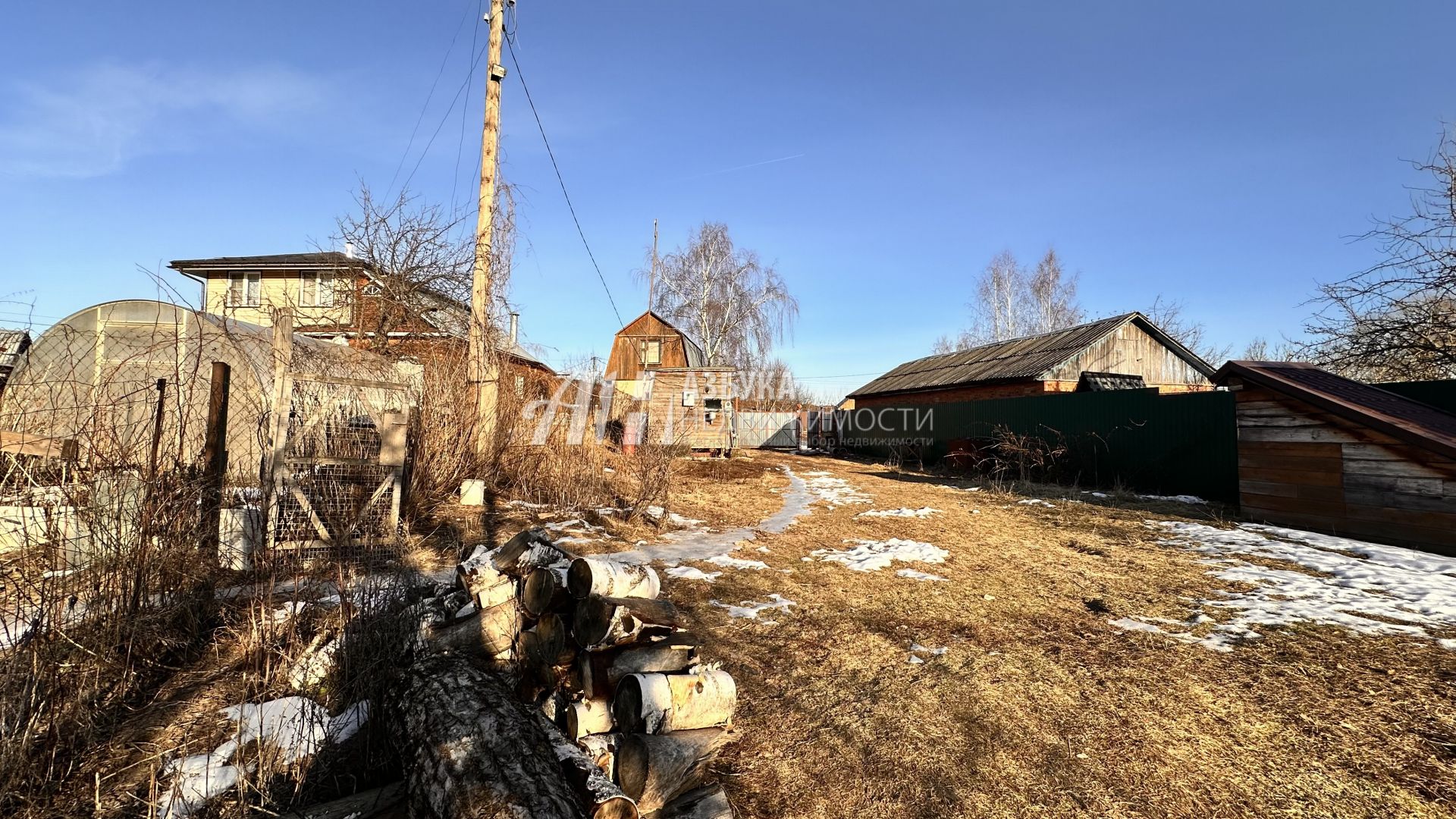  Московская область, городской округ Красногорск, село Петрово-Дальнее, Лесная улица