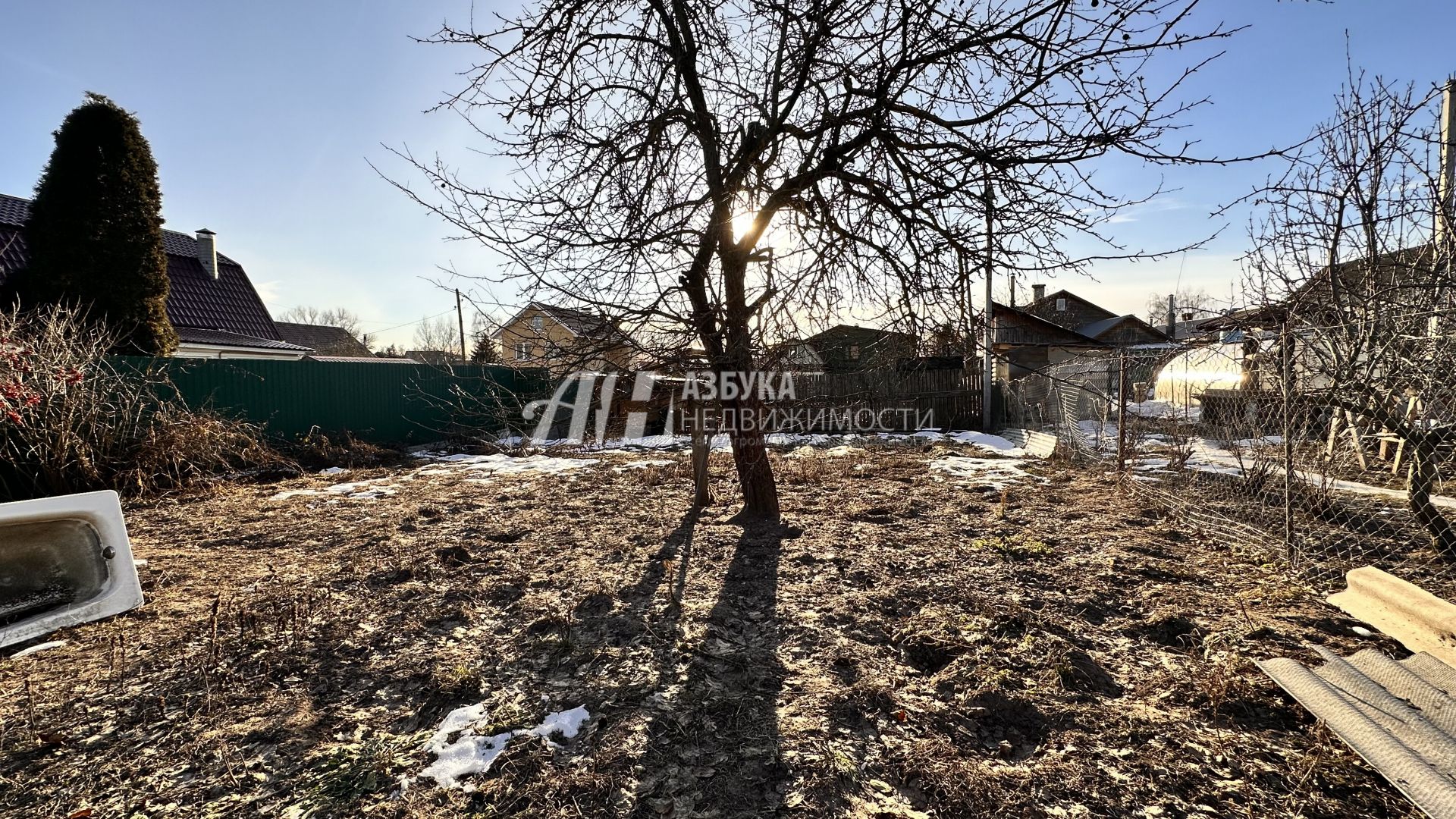  Московская область, городской округ Красногорск, село Петрово-Дальнее, Лесная улица