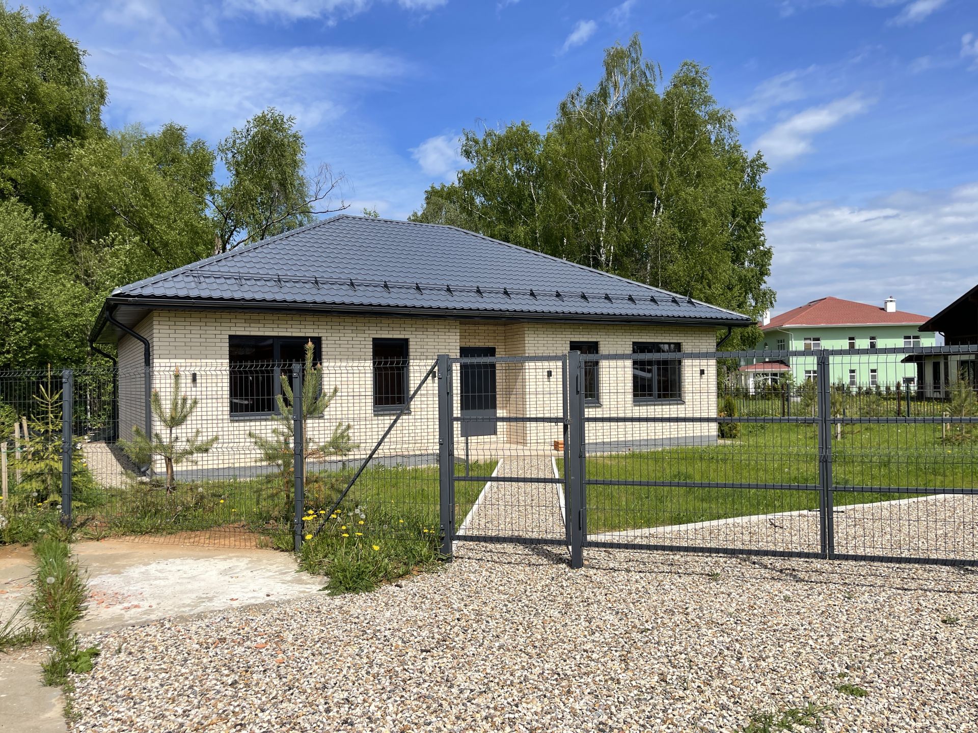 Дом Московская область, городской округ Истра, посёлок Огниково, Луговая улица